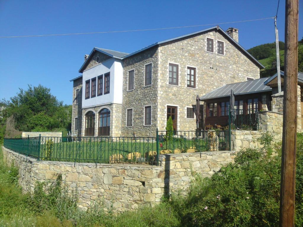 Argyro Guesthouse Nymfaio Exterior photo