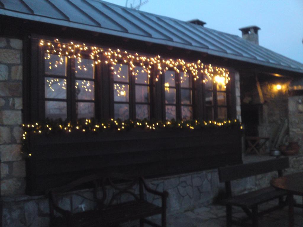 Argyro Guesthouse Nymfaio Exterior photo