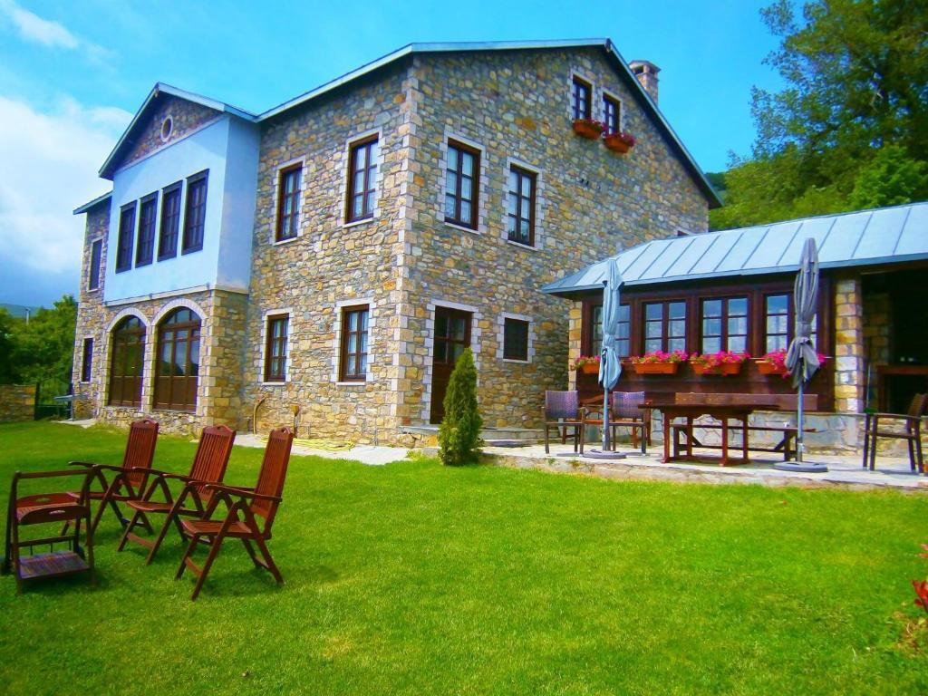 Argyro Guesthouse Nymfaio Exterior photo